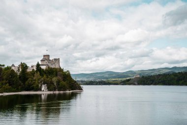 Niedzica Castle on Lake Czorsztyn, Poland  medieval panorama