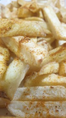 Peri perili çıtır Fransız arkadaşlar.