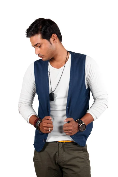 一个穿着无袖 时尚的蓝色夹克的英俊印度小伙子 — 图库照片