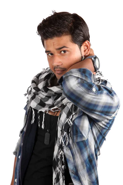 Ein Junger Indischer Gutaussehender Kerl Mit Nackenschmerzen Auf Weißem Studiohintergrund — Stockfoto