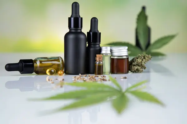 Medical Marijuana Cannabis Cbd Oil Products — Stock Photo, Image