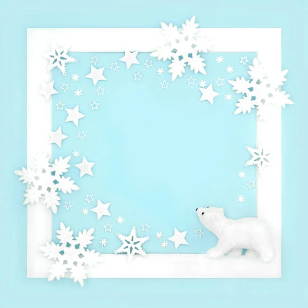 북극점의 마법같은 배경에는 북극곰 눈송이 별들이 파란색 프레임으로 구성된 재미있는 — 스톡 사진
