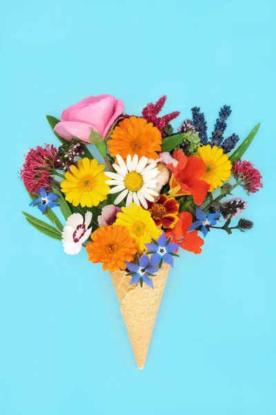 Σουρεαλιστικό Καλοκαίρι Λουλούδι Παγωτό Κώνο Αφηρημένη Τέχνη Σχεδιασμό Flora Χρησιμοποιείται — Φωτογραφία Αρχείου