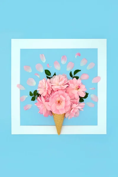 Φαντασία Σουρεαλιστικό Καλοκαίρι Τριαντάφυλλο Λουλούδι Παγωτό Χωνάκι Έννοια Minimal Art — Φωτογραφία Αρχείου