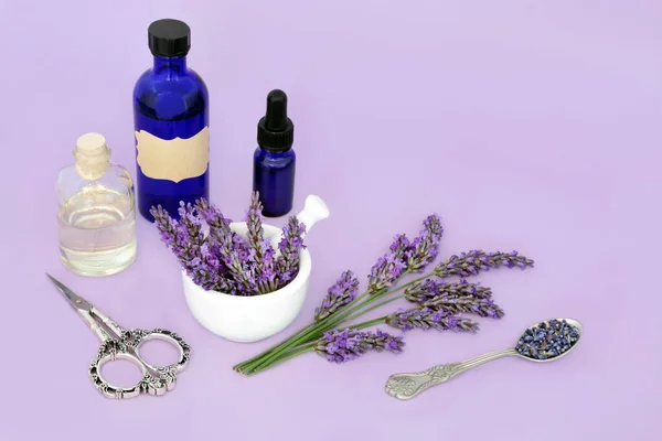 Lavendel Bloem Kruid Aromatherapie Etherische Olie Voorbereiding Natuurlijke Alternatieve Kruidengeneeskunde — Stockfoto