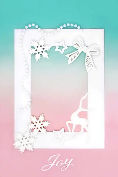 Kerstrendieren Witte Boom Decoraties Witte Frame Roze Groene Achtergrond Feestelijke — Stockfoto