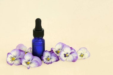 Doğal nonoş çiçekli homeopatik özü kenevir kağıdında mavi şişe bulunan alternatif bitkisel ilaçlar için. Stres, endişe, uykusuzluk giderici ilaçlar. Sakinleştirici ve sakinleştirici..