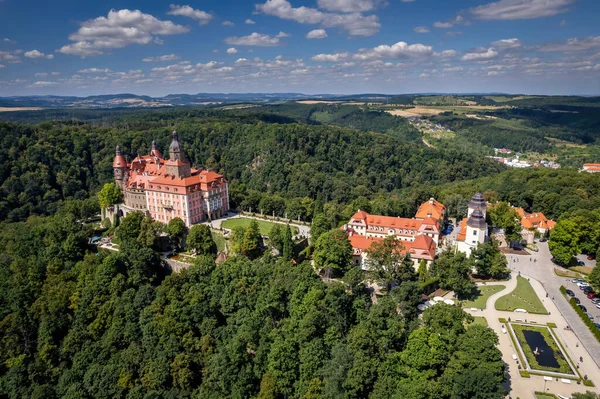 ポーランドのヴァルブルチッチにあるKsiaz城の空中写真 — ストック写真