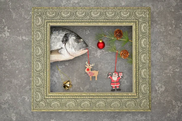 Resumen Dorada Fish Reno Santa Claus Bola Navidad Campana Navidad —  Fotos de Stock