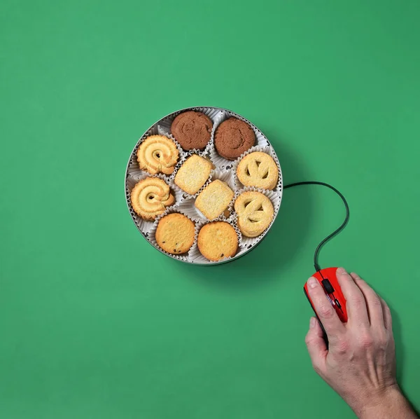 성탄절 상자에서 쿠키와 보내는 쿠키의 메시지를 들여라 — 스톡 사진