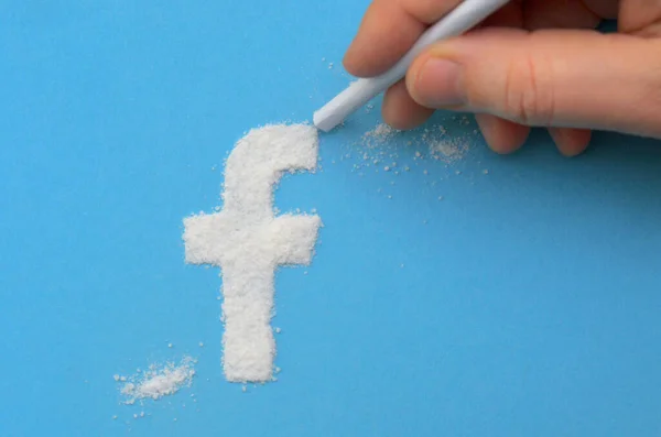 薬のようなFacebookのソーシャルメディア中毒の概念 — ストック写真