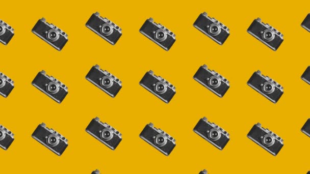 Sarı Krom Renkli Video Üzerinde Eski Kameralar Olan Arkaplan — Stok video