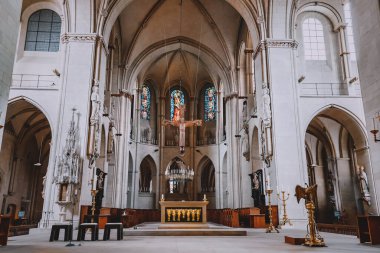 25 Temmuz 2022, Munster, Almanya: Ünlü Saint Paulus Dom Katedrali iç görünümü. Kuzey Rhein Vestfalya ve Muenster 'ı gezmek ve turizm
