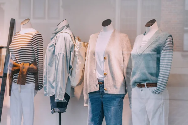 Clothing Store Showcase Counter Mannequins Shopping Fashion Industry — Stock Photo, Image