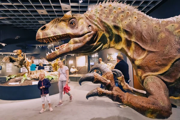 2018 Munster Natural History Museum Germany Family Kids Visiting Showing — 스톡 사진