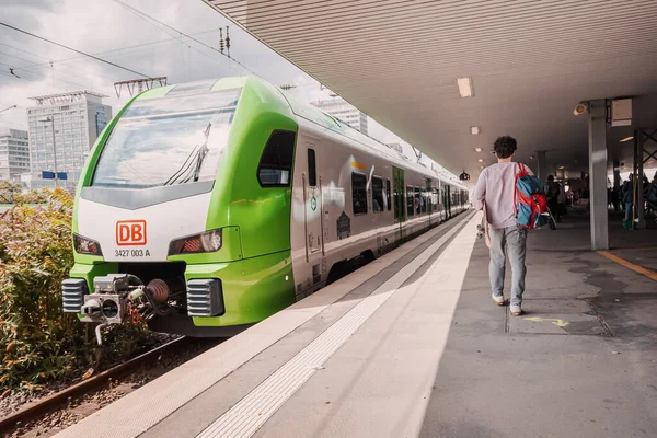 Julho 2022 Munster Alemanha Uma Plataforma Ferroviária Com Moderno Trem — Fotografia de Stock