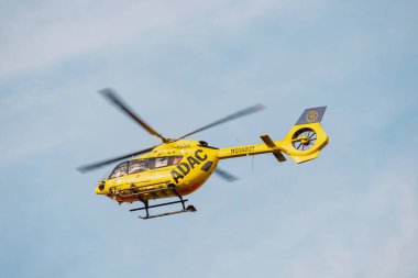 29 Temmuz 2022, Köln, Almanya: ADAC Alman acil servisi. Kurtarma ve yardım kavramı
