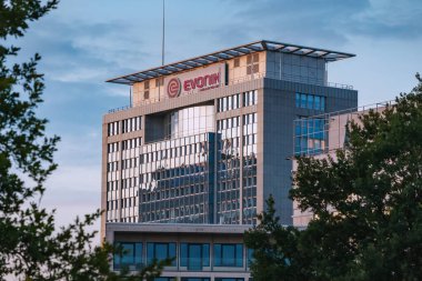 28 Temmuz 2022, Essen, Almanya: Evonik Kimya ve İlaç Şirketi Genel Merkezi