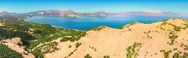 Türkiye 'nin Isparta kentindeki Egirdir Gölü' nün havadan panoramik görüntüsü