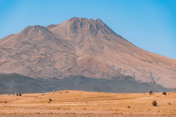 Hasan Dag Kihalt Vulkán Csúcs Kilátás Ősszel Turisztikai Látványosságok Közelében — Stock Fotó