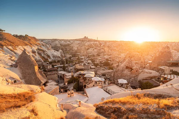 Szállodák Házak Lágy Vulkáni Tufa Szikláiba Vésve Cappadociában Világ Egyik — Stock Fotó