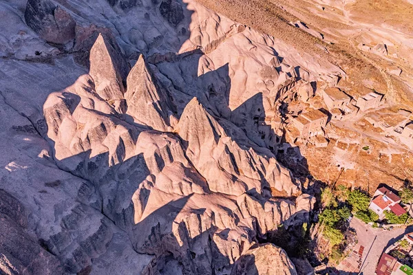 土耳其奇观仙女烟囱地质构造的空中景观 卡帕多西亚 — 图库照片