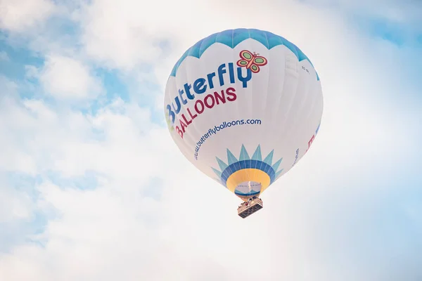 Eylül 2022 Kapadokya Türkiye Kelebek Sıcak Hava Balonu Bulutlu Bir — Stok fotoğraf