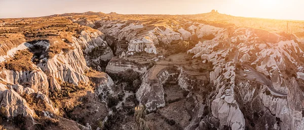 日落时 卡巴多西亚山谷的全景鸟瞰 世界奇迹之一 土耳其的主要旅游珍珠 — 图库照片