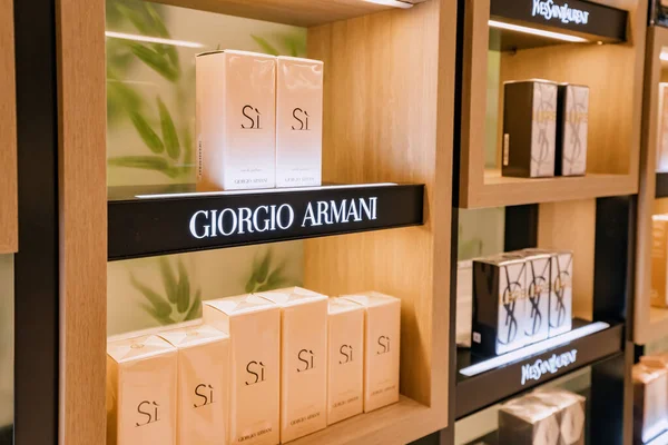 Září 2022 Antalya Turkiye Parfém Giorgio Armani Prodej Módním Obchodě — Stock fotografie