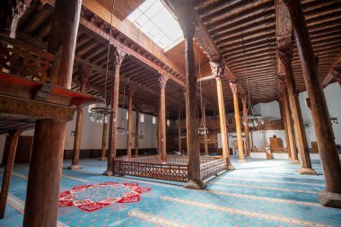 14 Eylül 2022, Beysehir, Türkiye: Esrefoğlu 'nun ünlü camisi oyulmuş ahşap iç ve sütunlara sahip