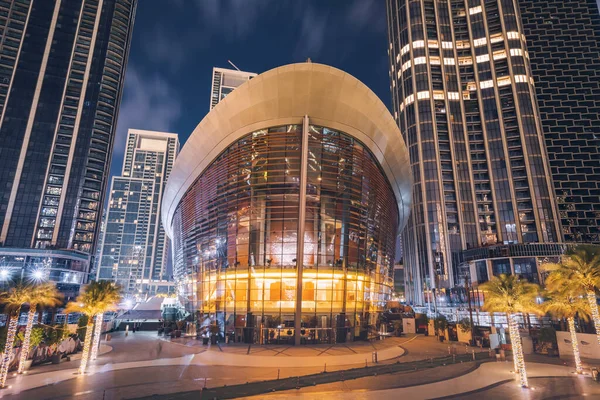 2023 Január Dubai Egyesült Arab Emírségek Megvilágított Operaház Dubai Belvárosában — Stock Fotó