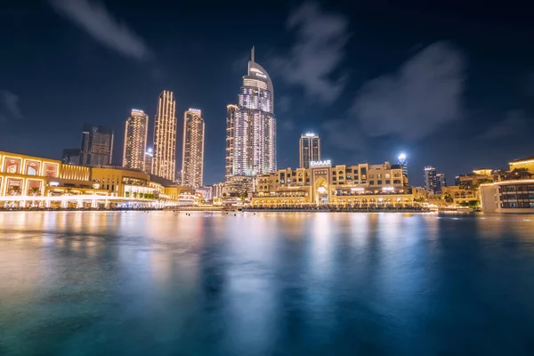 Janeiro 2023 Dubai Emirados Árabes Unidos Fonte Lagoa Água Perto — Fotografia de Stock