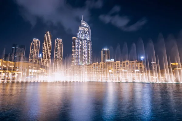 Stycznia 2023 Dubaj Zjednoczone Emiraty Arabskie Fontanna Stawie Pobliżu Wejścia — Zdjęcie stockowe