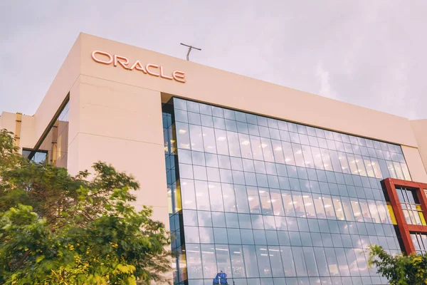 January 2023 Dubai Uae Oracle Sign Office Building Dubai Internet — Stock Photo, Image