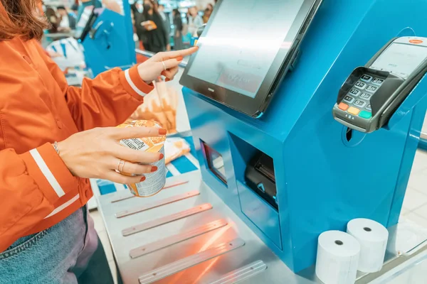 Ocak 2023 Bae Dubai Müşterilerin Alışveriş Deneyimlerini Kontrol Edebilmesine Olanak — Stok fotoğraf