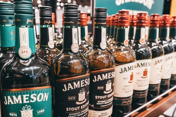 Stycznia 2023 Izmir Turcja Jameson Słynna Irlandzka Whisky Sprzedaż Sklepie — Zdjęcie stockowe