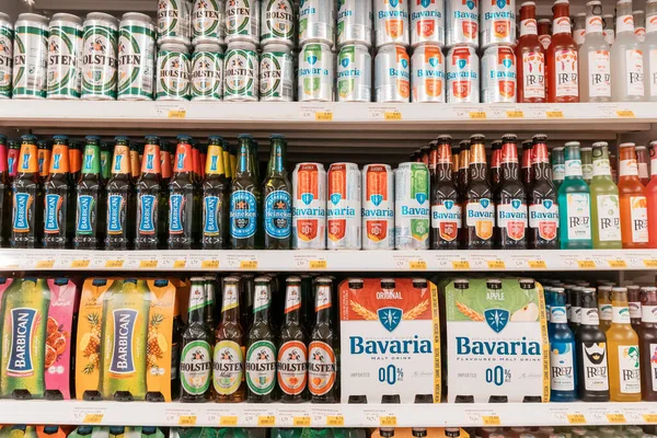 Ocak 2023 Bae Dubai Çki Dükkanının Rafında Alkolsüz Bira Şişelerinin — Stok fotoğraf