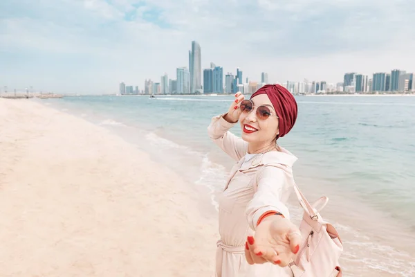 stock image Follow me to the Abu Dhabi scenic sandy beaches with majestic views of towering modern skyscrapers