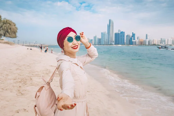 stock image Follow me to the Abu Dhabi scenic sandy beaches with majestic views of towering modern skyscrapers