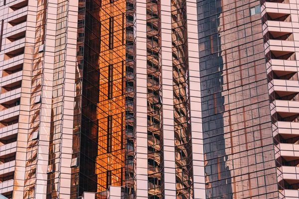Αναγνωρίσιμοι Ουρανοξύστες Ακίνητη Περιουσία Και Οικονομική Έννοια Στο Κέντρο Της — Φωτογραφία Αρχείου