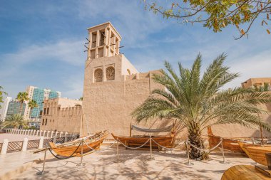 17 Ocak 2023, Dubai, BAE: Al Fahidi 'deki tarihi açık hava müzesinde geleneksel Arap Dhow tekne ve gemileri