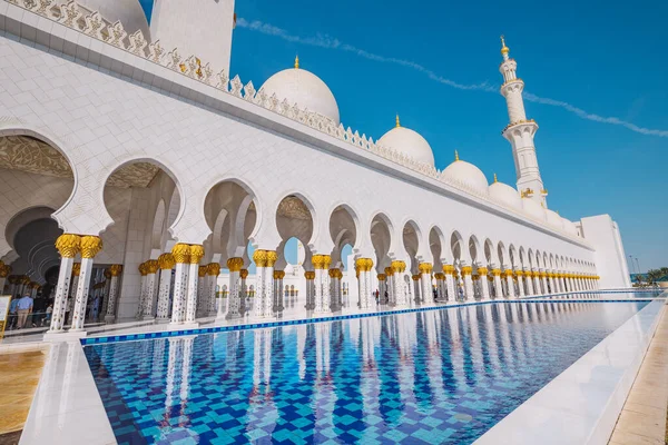 Janvier 2023 Abu Dhabi Emirats Arabes Unis Majestueuse Tour Voûtée — Photo