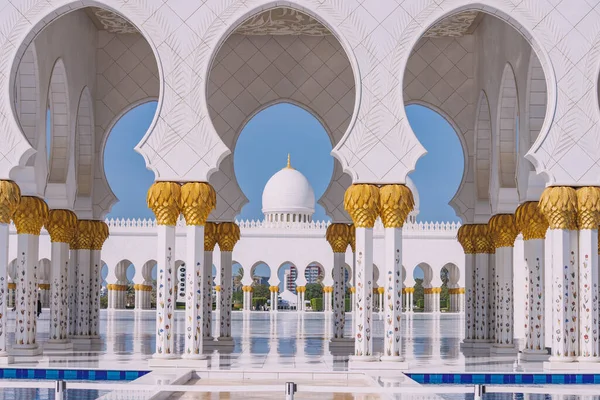 Rincian Arsitektur Terkenal Masjid Agung Sheikh Zayed Abu Dhabi Uea — Stok Foto