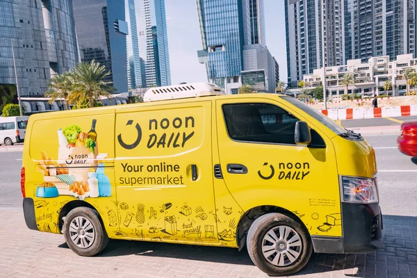 Januari 2023 Dubai Förenade Arabemiraten Middag Daglig Stormarknad Matleverans Minibuss — Stockfoto