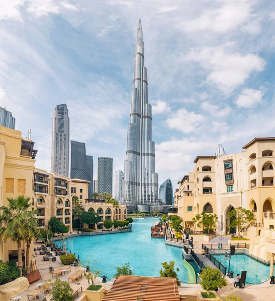 Szcenírozott Kilátás Dubai Városára Burj Khalifa Tornyosul Összes Többi Épület — Stock Fotó