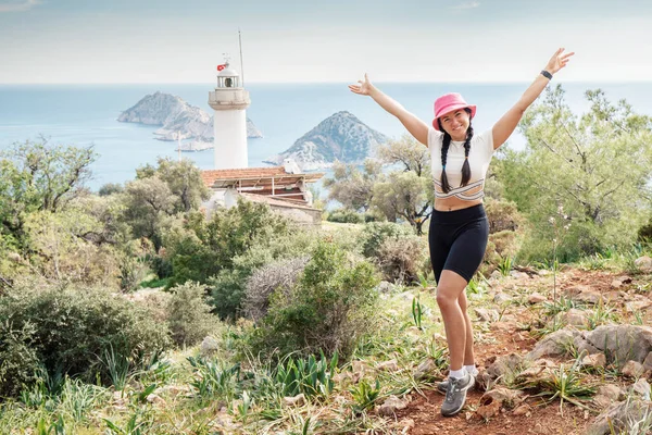 Chica Excursionista Feliz Caminando Por Sendero Lycian Way Escénico Turquía — Foto de Stock