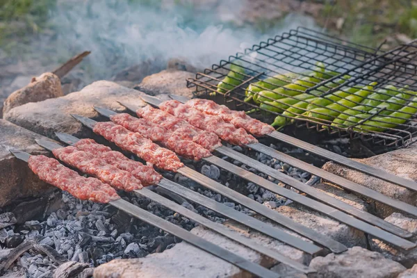 Carne Macinata Frittura Kebab Carboni Barbecue — Foto Stock