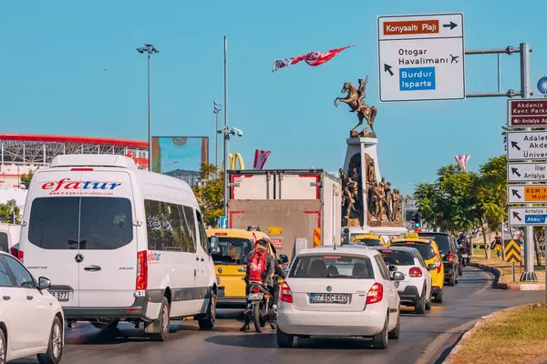 November 2022 Antalya Türkei Autos Stehen Stau Hintergrund Das Stadtbild — Stockfoto