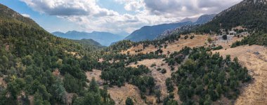 Bir Taurus dağının panoramik hava görüntüsü. Türkiye 'de bir Lycian Yolu manzarası