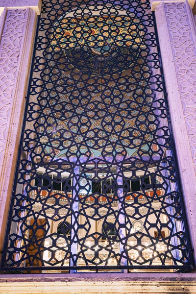 Muezzin Call Evening Prayer Heard Minaret Mosque Islamic Religion Traditional — Photo